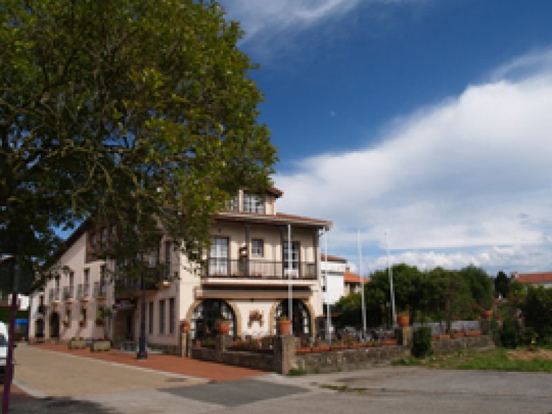 Vistas panorámicas del Hotel Las Solanas en Cantabria Vistas panorámicas del Hotel Las Solanas en Cantabria